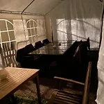 Gemuetliche Rustikale Mit Kamin Und Optionalem Whirlpool 公寓
