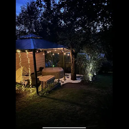 Gemuetliche Rustikale Mit Kamin Und Optionalem Whirlpool