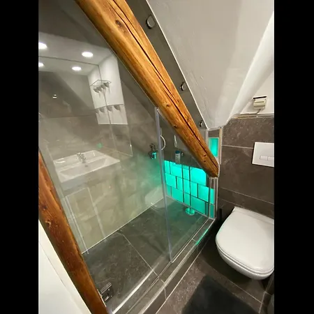 Gemuetliche Rustikale Mit Kamin Und Optionalem Whirlpool