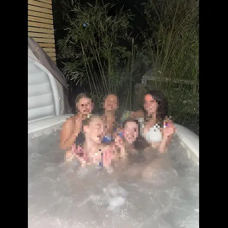 Gemuetliche Rustikale Mit Kamin Und Optionalem Whirlpool Appartement