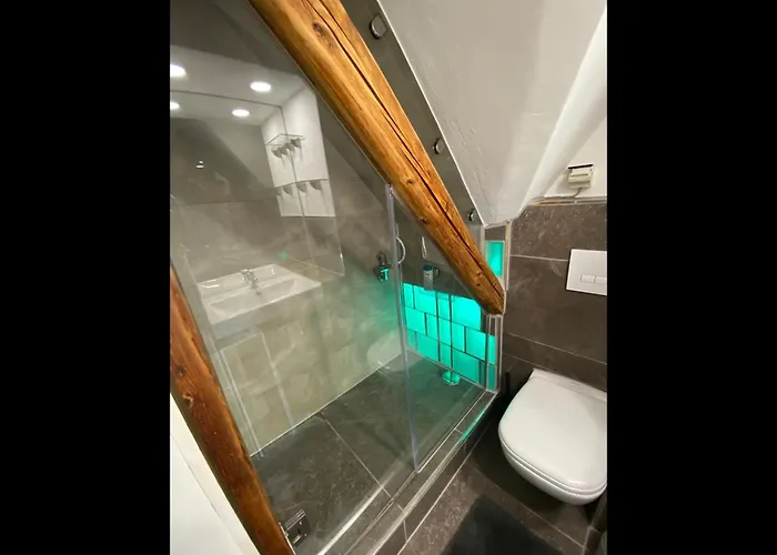 Gemütliche Rustikale Mit Kamin Und Optionalem Whirlpool