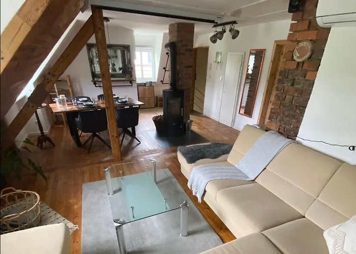 Gemütliche Rustikale Mit Kamin Und Optionalem Whirlpool Apartment